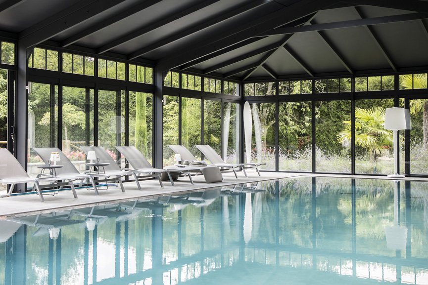 Toiture en panneaux sandwich pour la veranda pour piscine