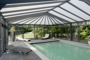 Entretenir et nettoyer son abri de piscine